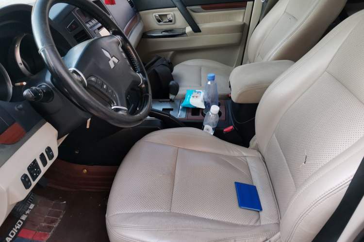 Used Mitsubishi Pajero 2012 3.0L Luxury Edition
