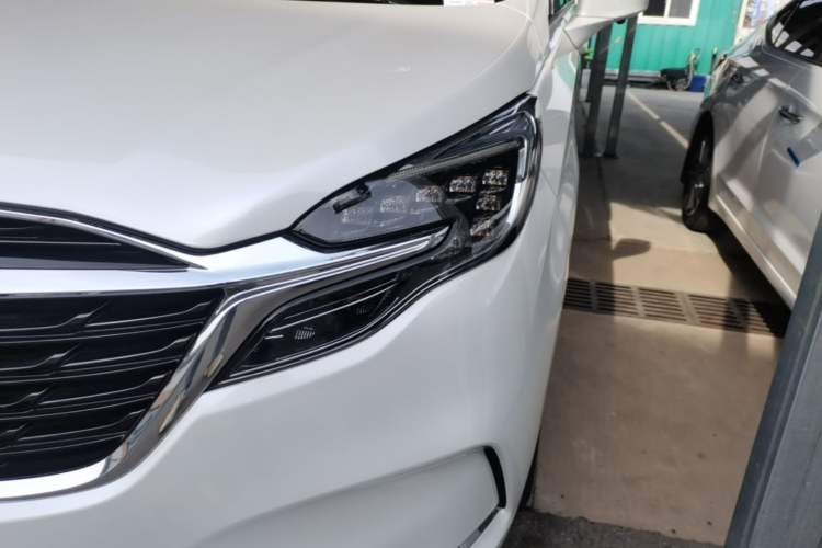 Used Buick GL8 2021 ES Landtrek 653T Comfort Edition
