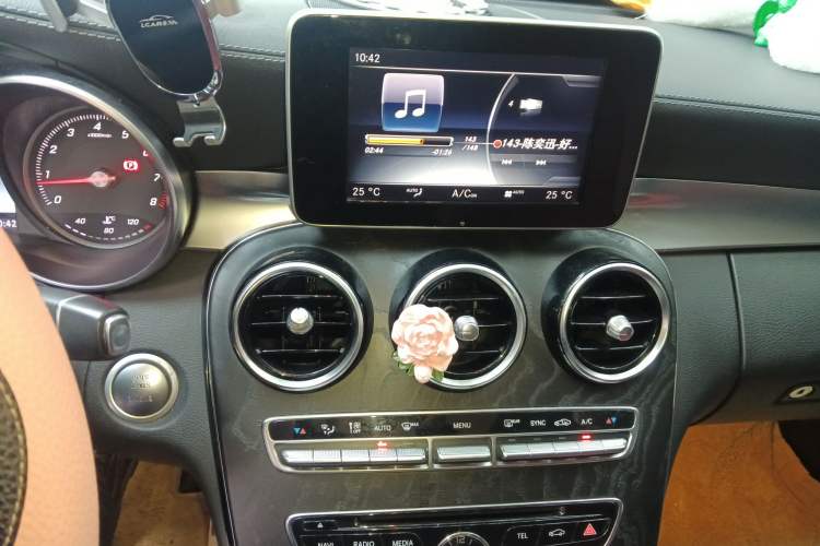 Used Mercedes-Benz C-Class 2016 C 200 L Sport Edition Audio And AC Panel