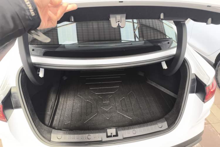 Used BYD Qin L 2024 DM-i 120KM Leading Model Trunk