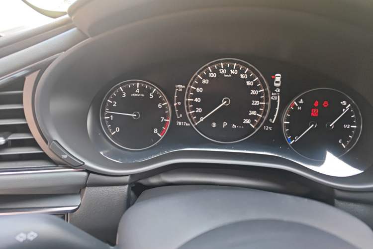 Used Mazda 3 Axela 2023 2.0L Automatic Zhiyao Edition Odometer Close Up