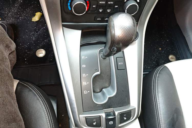 Used Chevrolet Captiva 2012 2.4L 4x4 Luxury Edition 5 Seats
