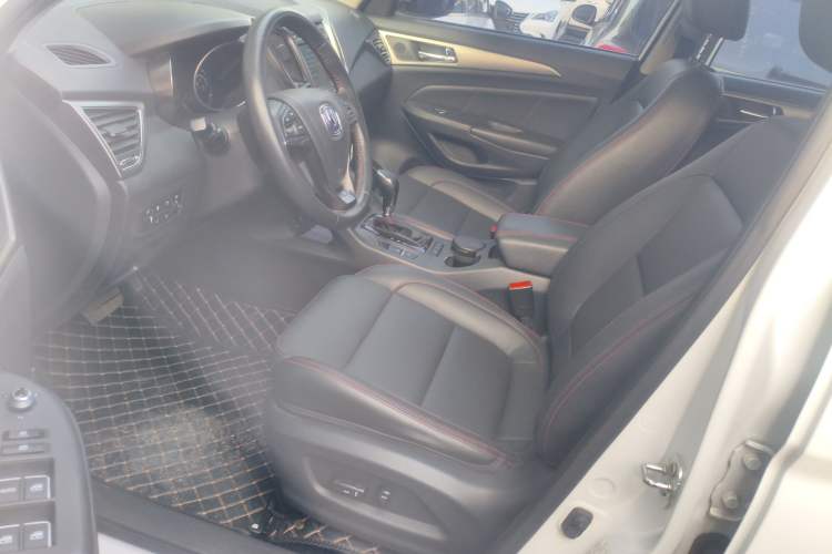 Used CHANGAN CS75 2015 1.8T Automatic 4x4 Prestige Model China IV Standard

