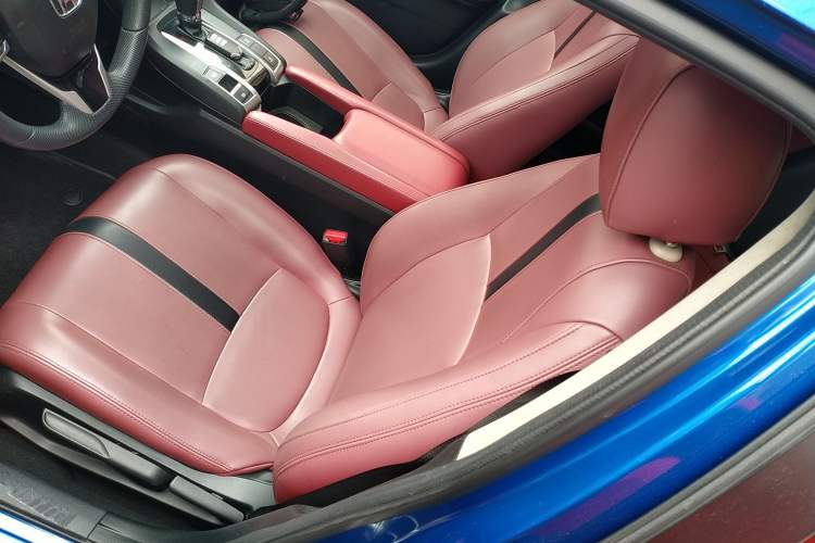 Used Honda Civic 2016 220TURBO CVT Luxury Edition Left Front Seat