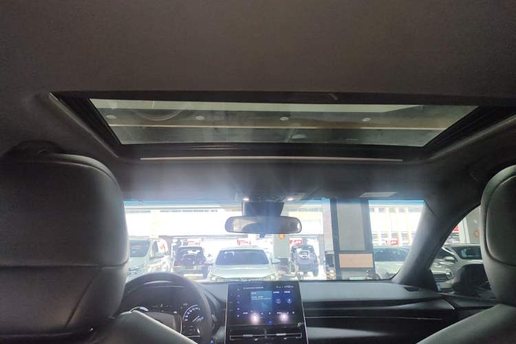 Used Toyota Avalon 2022 Dual-Engine 2.5L Luxury Edition Headliner