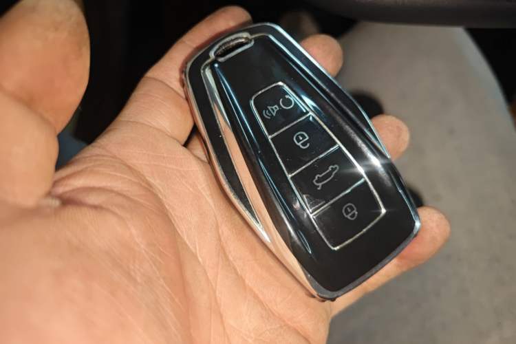 Used Geometry E Firefly 2024 301km Flowing Light
