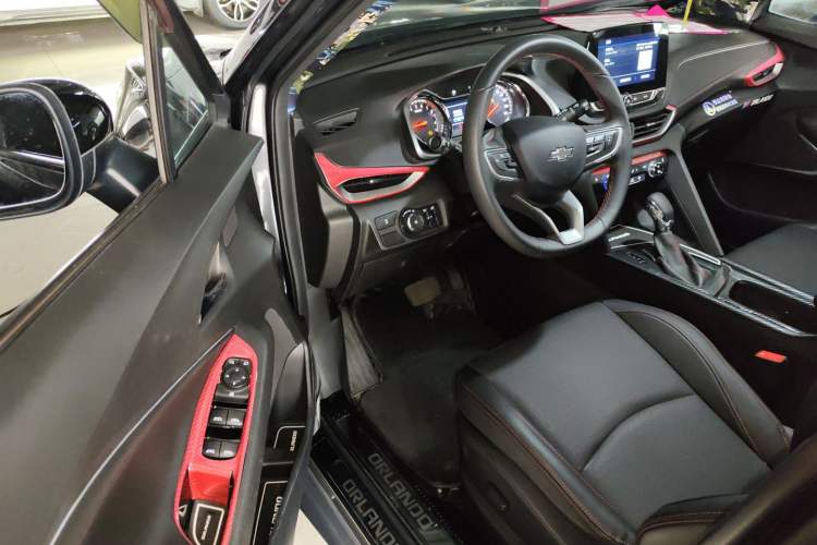 Used Chevrolet Orlando 2020 Light Hybrid Redline 530T Automatic Enjoyment Edition (5+2 Models)