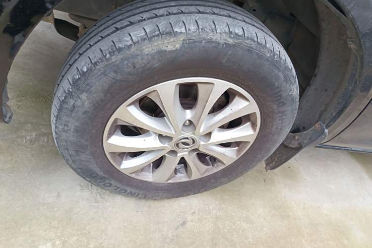 Used FORTHING Lingzhi 2018 M5L 1.6L 7-Seater Luxury Model Left Front Wheel Hub