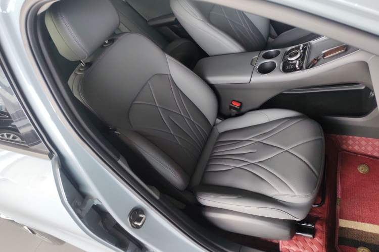 Used Geely Galaxy L6 2025 EM-i 140km Explorer+ Edition