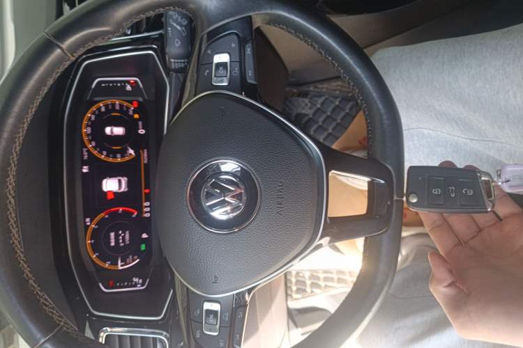 Used Volkswagen T-ROC 2019 280TSI DSG Four-Wheel Drive Luxury Version China V Standard
