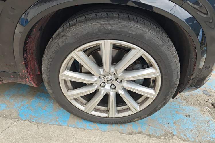 Used Volvo XC90 2018 T6 Prestige 7-Seater Right Front Wheel Hub