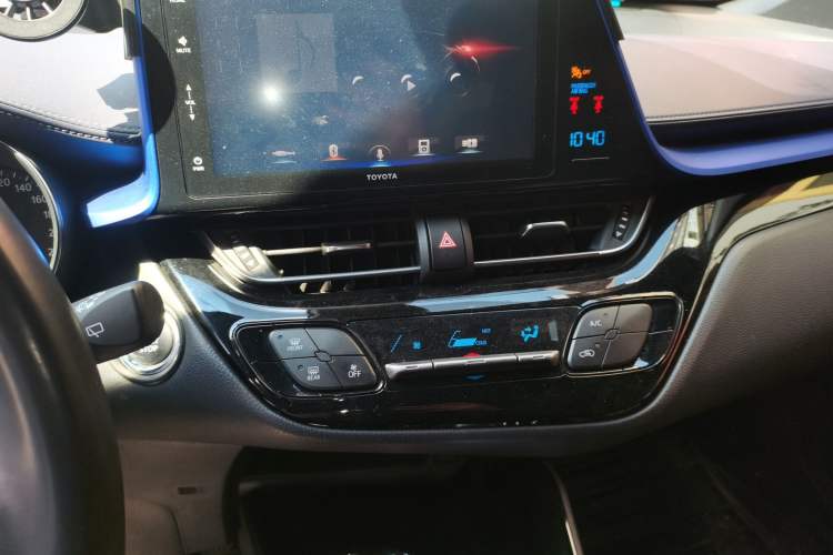 Used Toyota IZOA 2018 2.0L Yichi Edition China V Standard Audio And AC Panel