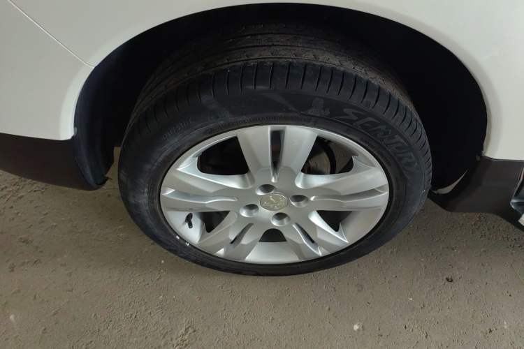 Used Peugeot 3008 2015 1.6THP Automatic Classic Edition Exterior 5