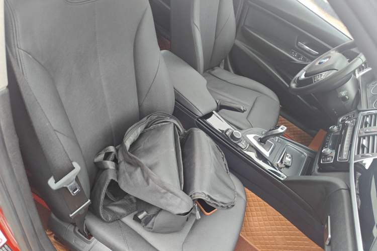 Used BMW 3 Series 2017 320Li Fashion Model Right Front Seat