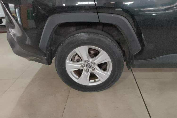 Used Toyota RAV4 2022 2.0L CVT Two-Wheel Drive Urban Edition
