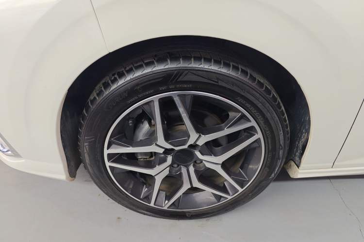 Used Dongfeng Aeolus Yixuan 2021 230T Automatic Chasing Shadow Edition
