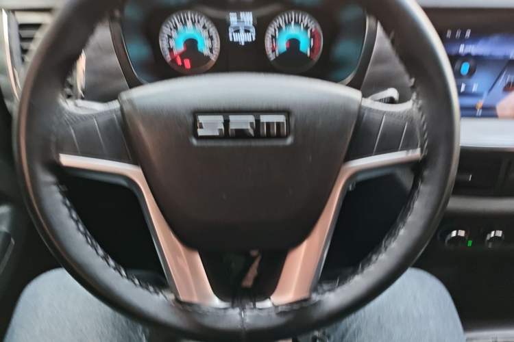 Used Jinbei Gold Hiace 2021 1.5L Passenger Vehicle Engineering Lion 5-Seater
