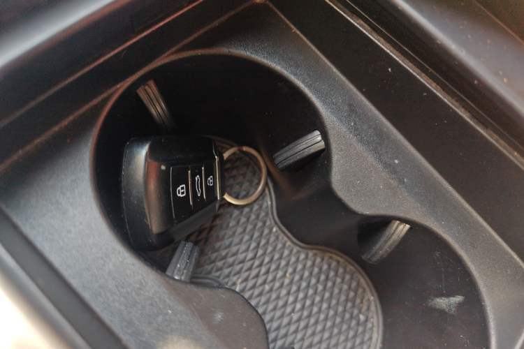 Used Dongfeng Aeolus Yixuan 2020 230T Automatic Dazzle Track Rider Edition