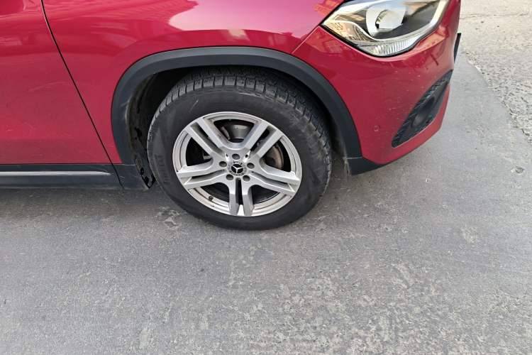 Used Mercedes-Benz GLA 2020 GLA 180 Right Front Wheel Hub