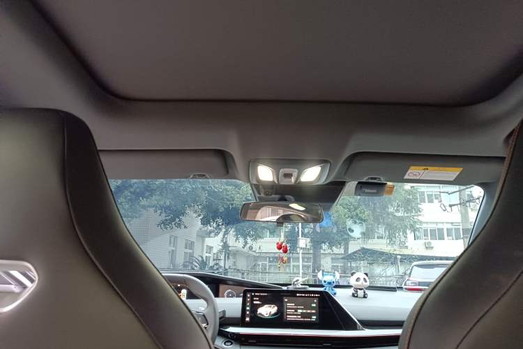 Used CHANGAN UNI-V 2024 1.5T Prestige Edition