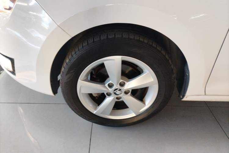 Used Skoda Rapid Spaceback 2016 Revised 1.6L Automatic Chuanxing Version