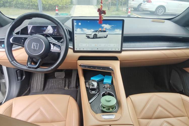 Used Zeekr 001 2021 Ultra-Long Range Dual-Motor YOU Version Center Console