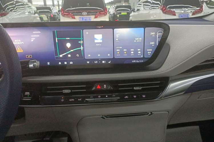 Used Buick Century 2025 2.0T Seven-Seater Yinshi Edition
