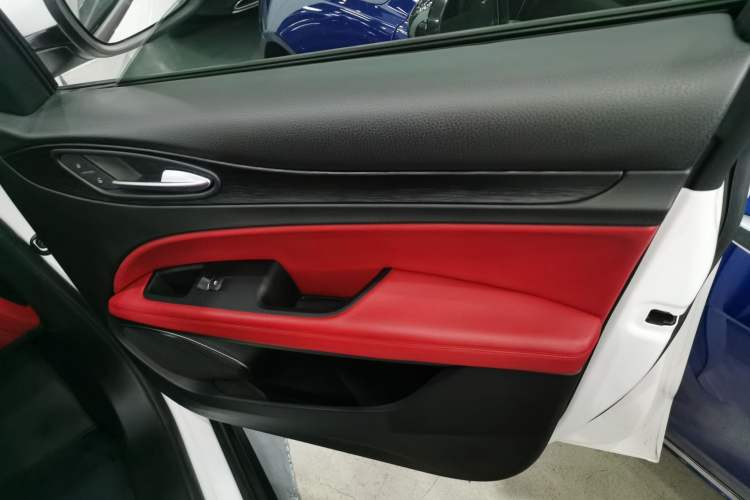 Used Alfa Romeo Stelvio 2017 2.0T 200HP Elite Edition
