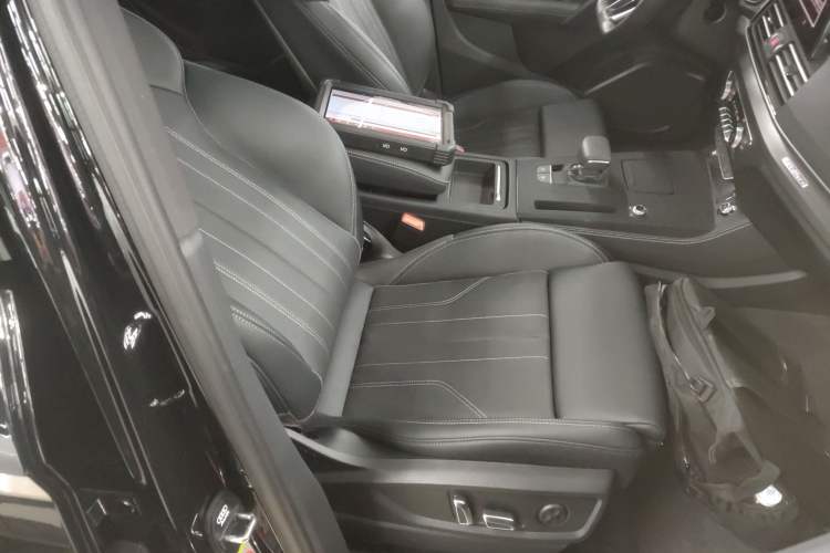 Used Audi Q5L 2025 quattro 45th Anniversary Edition 40 TFSI Luxury Dynamic Model
