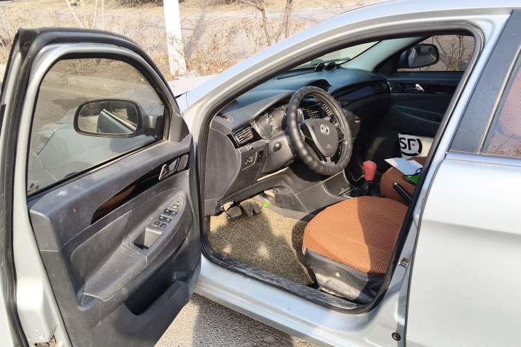 Used Dongfeng Aeolus S30 2014 1.6L Manual Zunya CNG Model