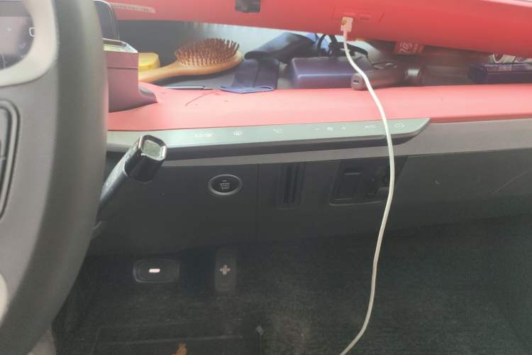 Used Baojun E200 2019 250KM Smart Drive Edition Audio And AC Panel