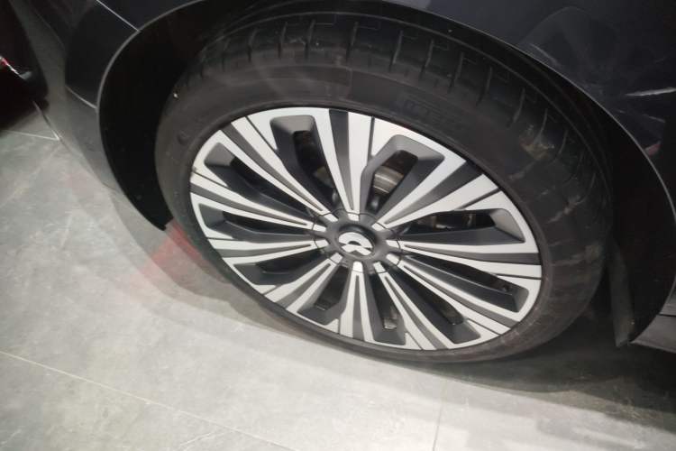 Used Nio ET9 2025 100kWh Signature Edition
