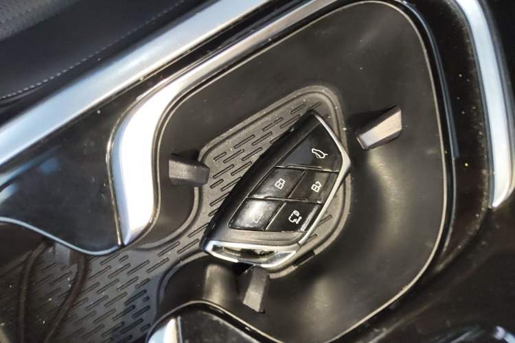 Used SAIC MAXUS G90 2022 2.0T Galaxy Seven-Seater Version
