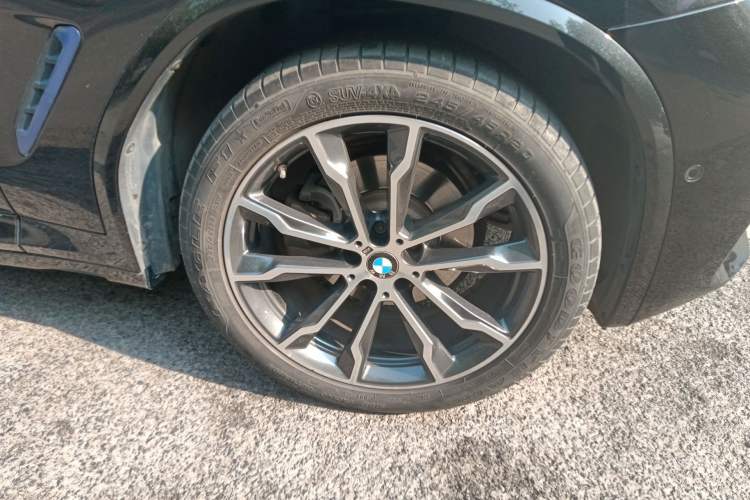 Used BMW X3 2020 xDrive30i Luxury Model with M Sport Package Right Front Wheel Hub