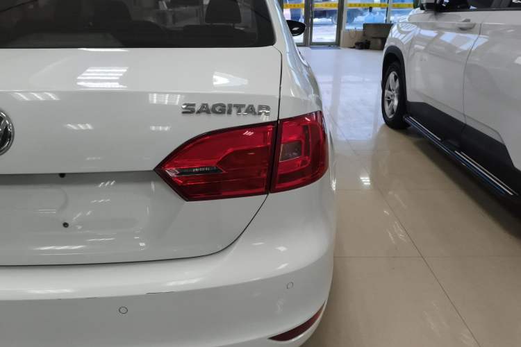 Used Volkswagen Sagitar 2014 Revised Version 1.6L Automatic Comfort Edition
