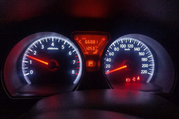 Used Nissan Sunny 2011 1.5XL CVT Luxury Edition Instrument Cluster