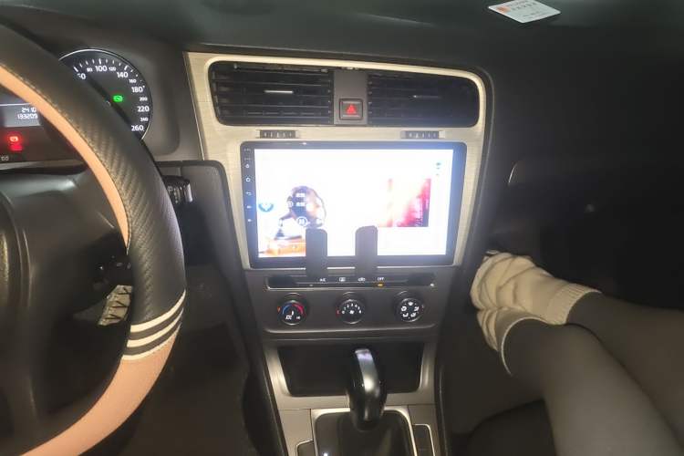 Used Volkswagen Golf 2015 1.6L Automatic Fashion Model
