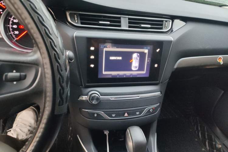 Used Peugeot 408 2016 1.6T Automatic Luxury Edition Audio And AC Panel