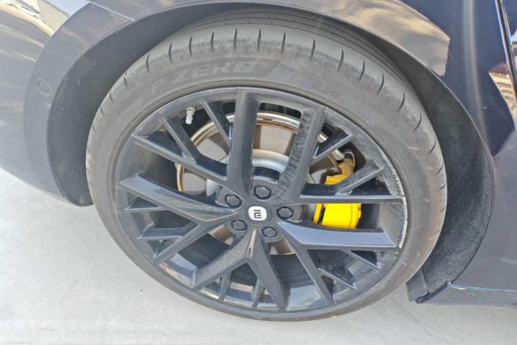 Used Xiaomi Auto SU7 2024 Four-Wheel Drive Ultra-Long Range Advanced Intelligent Driving Max Edition