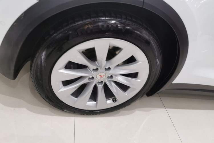 Used Tesla Model X 2020 Long-Range Upgrade Version Right Rear Wheel Hub