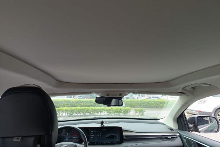 Used Ford Edge 2021 PLUS EcoBoost 245 Two-Wheel-Drive Titanium 7-Seater
