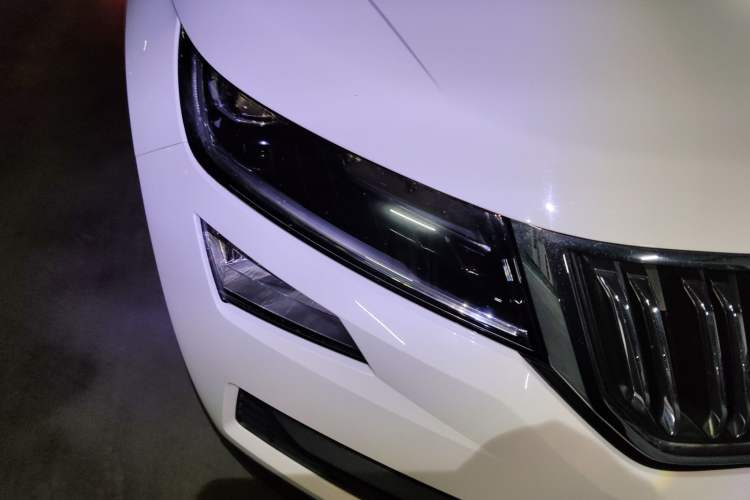 Used Skoda Kodiaq 2018 Facelifted TSI330 5-Seater Two-Wheel-Drive Luxury Enjoyment Edition
