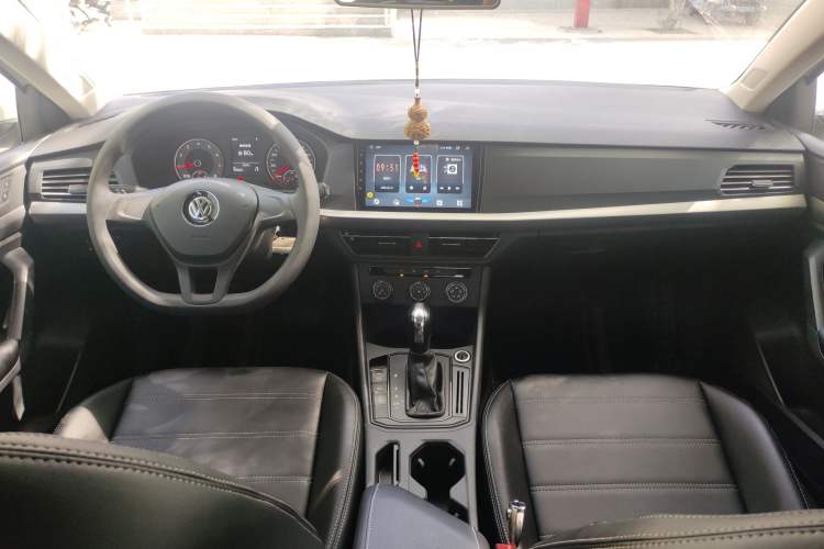 Used Volkswagen Lavida 2019 1.5L Automatic Fashion Edition China VI Center Console