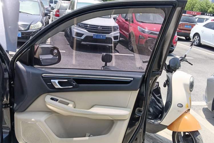 Used Zotye Domy X5 2017 Upgraded Model 1.5T Manual Luxury Version