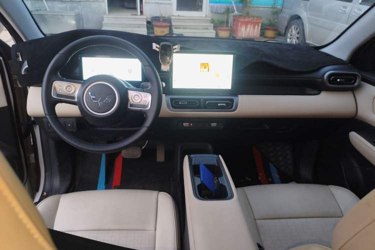 Used Wuling Bingo PLUS 2024 330 km Range Five-Seater Version