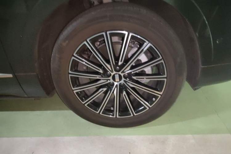 Used Geely Galaxy M9 2025 Model 230km Two-Wheel-Drive Exploration Edition
