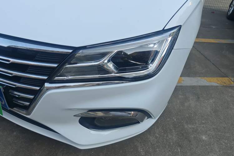 Used Roewe i5 2020 1.5L Automatic 4G Connect Luxury Flagship Edition
