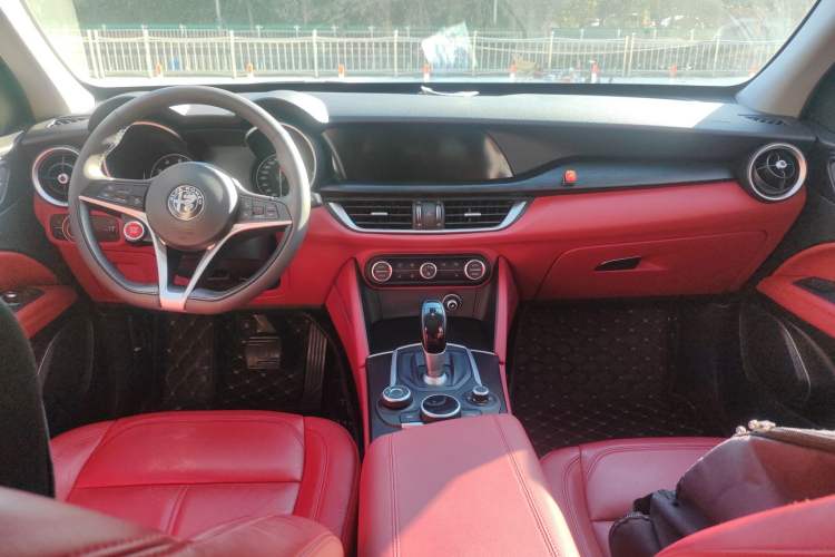 Used Alfa Romeo Stelvio 2017 2.0T 200HP Luxury Edition
