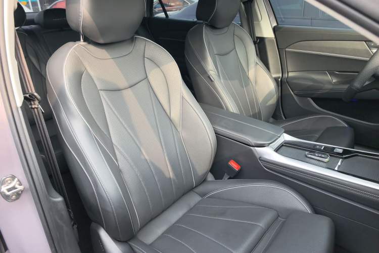 Used Volkswagen Passat 2025 Pro 380TSI Dragon Supreme Edition
