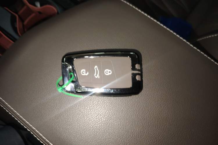 Used Volkswagen Passat 2020 330TSI Luxury Edition China VI